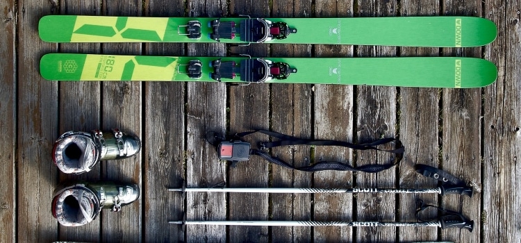 Opération complexe – Activité de location de skis et prestations d’assurance et de transport